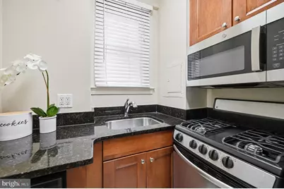 1010 25th Street NW #109, Washington, DC 20037 - Photo 10