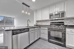 355 I Street SW, Washington, DC 20024 - Photo 6