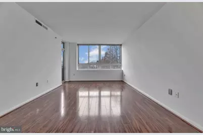 355 I Street SW #615, Washington, DC 20024 - Photo 2