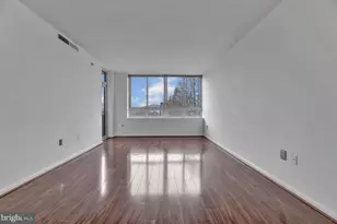 355 I Street SW, Washington, DC 20024 - Photo 2