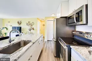 2501 Calvert St NW, Washington, DC 20008 - Photo 8