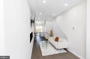 336 Oakdale Pl NW, Washington, DC 20001 - Photo 2