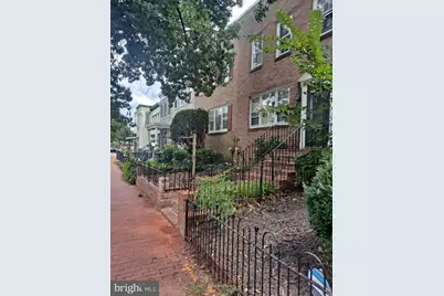 1009 E Street SE, Washington, DC 20003 - Photo 2