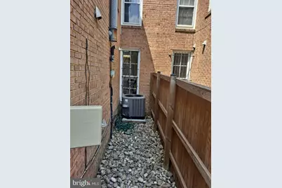 1009 E Street SE, Washington, DC 20003 - Photo 16