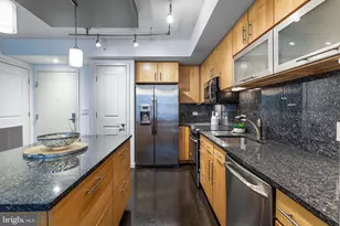 1025 1st St SE, Washington, DC 20003 - Photo 4