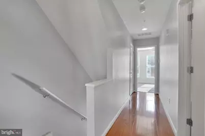 909 5th Street SE, Washington, DC 20003 - Photo 12