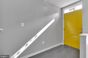 909 5th St SE, Washington, DC 20003 - Photo 22