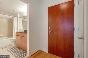 915 E St NW, Washington, DC 20004 - Photo 32