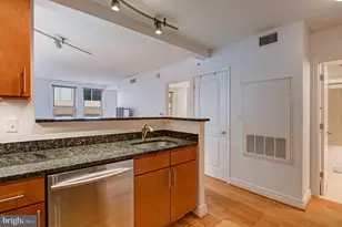 915 E St NW, Washington, DC 20004 - Photo 28
