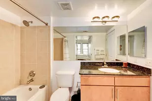 915 E St NW, Washington, DC 20004 - Photo 20