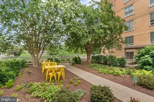 800 4th St SW, Washington, DC 20024 - Photo 36