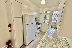4422 Greenwich Pkwy NW, Washington, DC 20007 - Photo 2