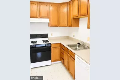 1631 Gainesville Street SE #301, Washington, DC 20020 - Photo 4