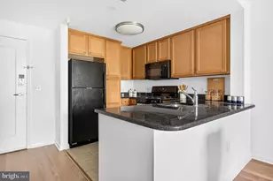 355 I Street SW, Washington, DC 20024 - Photo 8