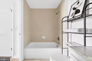 355 I Street SW, Washington, DC 20024 - Photo 22