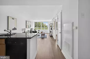 355 I Street SW, Washington, DC 20024 - Photo 6