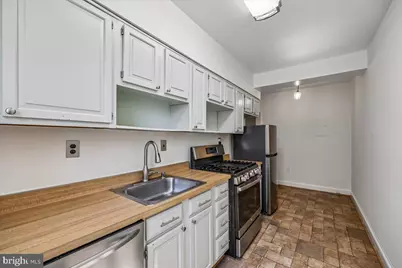 4481 Macarthur Boulevard NW #204, Washington, DC 20007 - Photo 12