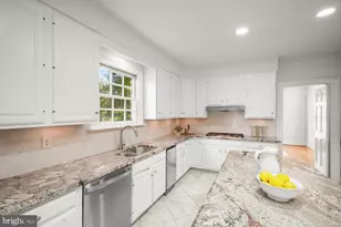 1620 Foxhall Rd NW, Washington, DC 20007 - Photo 10