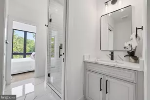 1933 Calvert St NW, Washington, DC 20009 - Photo 44