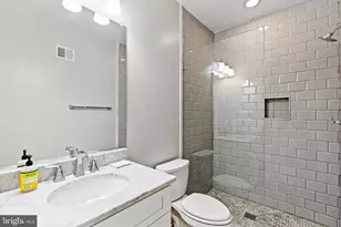 2026 North Capitol St NW, Washington, DC 20002 - Photo 28