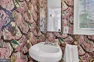437 Kenyon St NW, Washington, DC 20010 - Photo 16