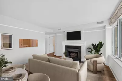1155 23rd Street NW #5J, Washington, DC 20037 - Photo 2