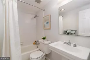 1434 Corcoran St NW, Washington, DC 20009 - Photo 24