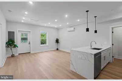 2236 40th Street NW #4, Washington, DC 20007 - Photo 8