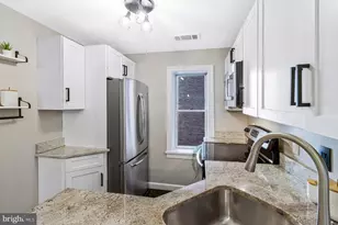 1724 17th St NW, Washington, DC 20009 - Photo 10
