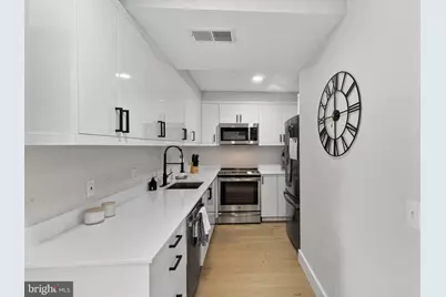 919 12th Street NE #A305, Washington, DC 20002 - Photo 8