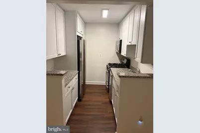 2725 39th Street NW #201, Washington, DC 20007 - Photo 2
