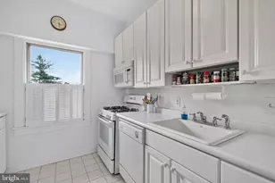 4000 Cathedral Ave NW, Washington, DC 20016 - Photo 8