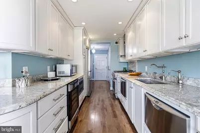 700 New Hampshire Avenue NW #717, Washington, DC 20037 - Photo 8