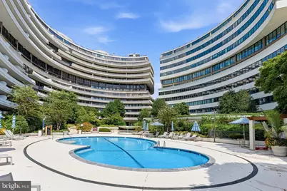 700 New Hampshire Avenue NW #717, Washington, DC 20037 - Photo 36