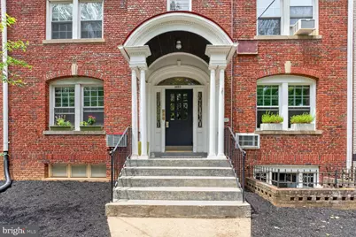 2520 41st Street NW #5, Washington, DC 20007 - Photo 2