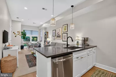11 15th Street NE #8, Washington, DC 20002 - Photo 4