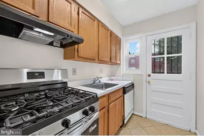 655 Kensington Place NE, Washington, DC 20011 - Photo 6