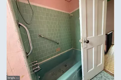 514 Roxboro Place NW, Washington, DC 20011 - Photo 18