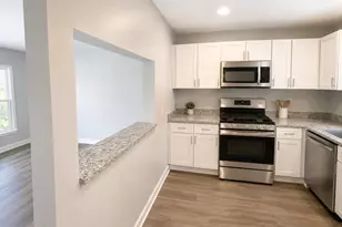 806 Hr Dr SE, Washington, DC 20032 - Photo 2