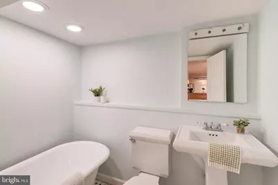 112 12th Street SE, Washington, DC 20003 - Photo 18
