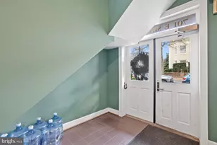 701 E St SE, Washington, DC 20003 - Photo 4