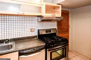 725 12th St NE, Washington, DC 20002 - Photo 8