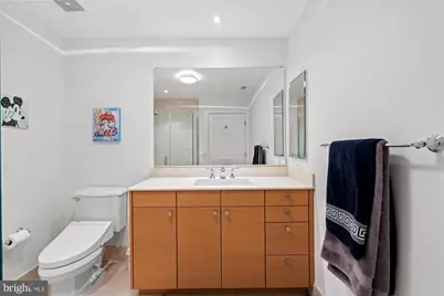 2425 L Street NW #324, Washington, DC 20037 - Photo 18