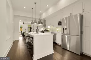 1027 7th St NE, Washington, DC 20002 - Photo 12