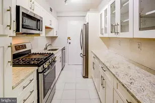 4201 Cathedral Ave NW, Washington, DC 20016 - Photo 12