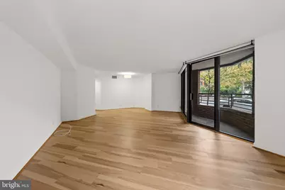 1099 22nd Street NW #103, Washington, DC 20037 - Photo 10