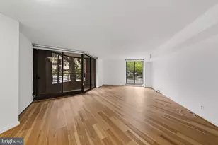 1099 22nd Street NW, Washington, DC 20037 - Photo 2