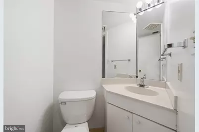 1099 22nd Street NW #103, Washington, DC 20037 - Photo 16