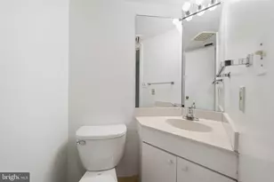 1099 22nd Street NW, Washington, DC 20037 - Photo 16