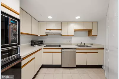 1099 22nd Street NW #103, Washington, DC 20037 - Photo 6